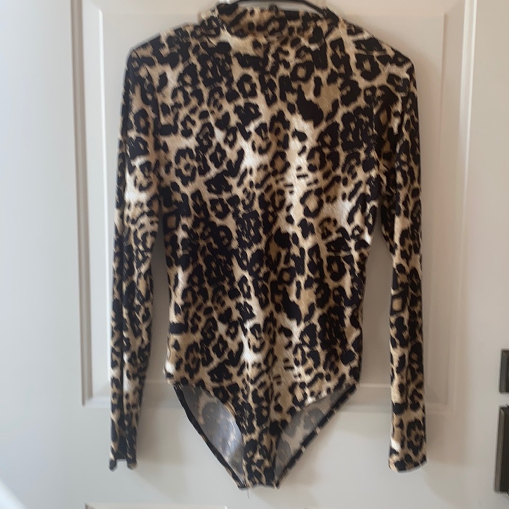 Leopard bodysuit Size Medium 8/10